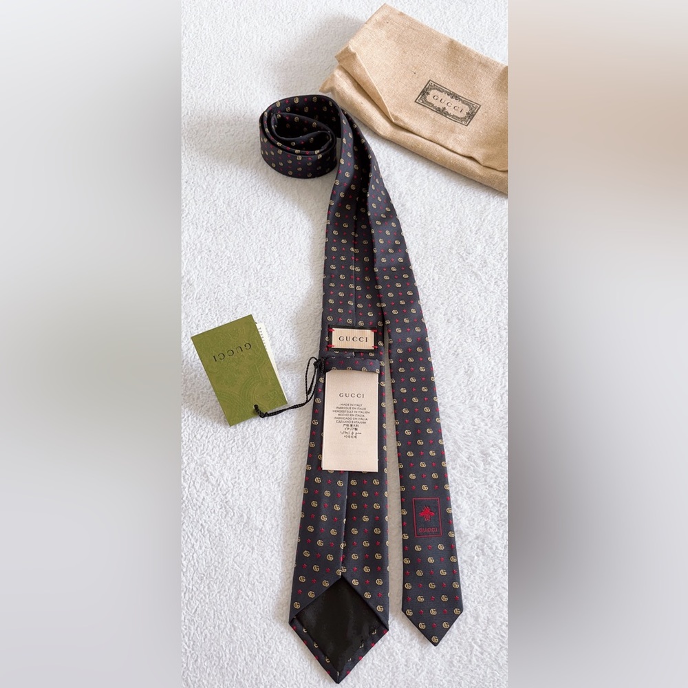 Authentic Gucci Men's Double G and Stars silk Jacquard tie - Picture 6 of 16